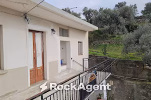 Casa indipendente di 100 m² con 3 locali a Gioiosa
