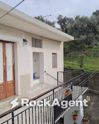 Casa indipendente di 100 m² con 3 locali a Gioiosa