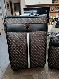 Coppia di valigie Guess