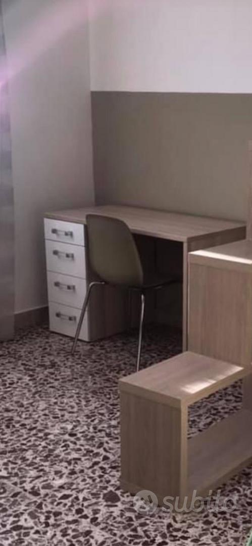 Scrivania 110x60 con sedia - Arredamento e Casalinghi In vendita a Catania