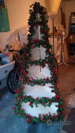 Albero di Natale in legno ad angolo, con di luci