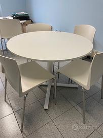 Tavolo rotondo da ufficio con sedie