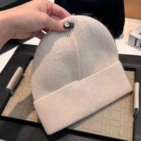 Nuovi cappelli Balenciaga