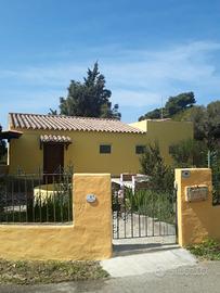 Casa vacanze con giardino a Torre dei Corsari