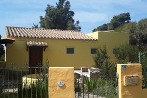 Casa vacanze con giardino a Torre dei Corsari