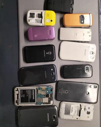 Lotto telefoni Samsung Nokia – 13 pezzi ri