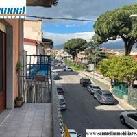 Giarre, appartamento da rimodernare con box (CT)