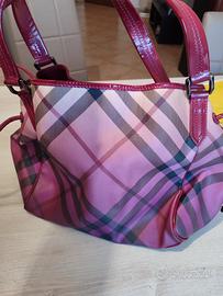 Borsa Burberry serie limitata.