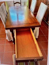 Table salle à manger et crédence