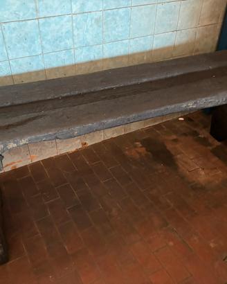 Vecchia panca in legno ex officina vintage