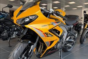 TRIUMPH Daytona 660
