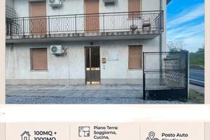 villetta a schiera con giardino
