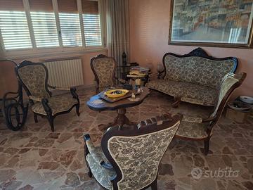 salotto anni '60 con tavolino