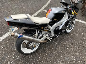 Yamaha r1 anno 2000