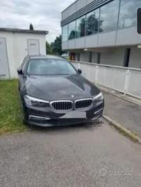 BMW520 XDrive Luxury