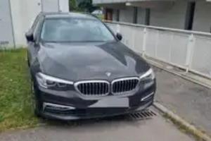 BMW520 XDrive Luxury