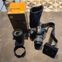 Nikon D3100 con obiettivo 18-55