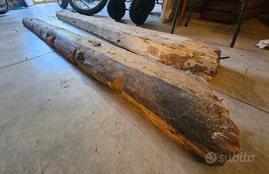 Vecchie travi in legno