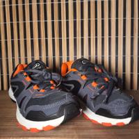 Scarpa Running Decatlhon taglia 32 Bambino