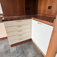 CUCINA IN LEGNO DI PREGIO