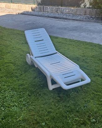 Lettoni sdraio in plastica bianco