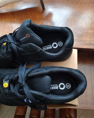 Scarpe antinfortunistiche Sparco.
