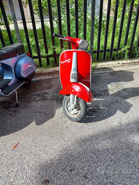 Vespa piaggio del 1972 v5a2t restaurata