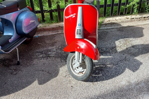 Vespa piaggio del 1972 v5a2t restaurata