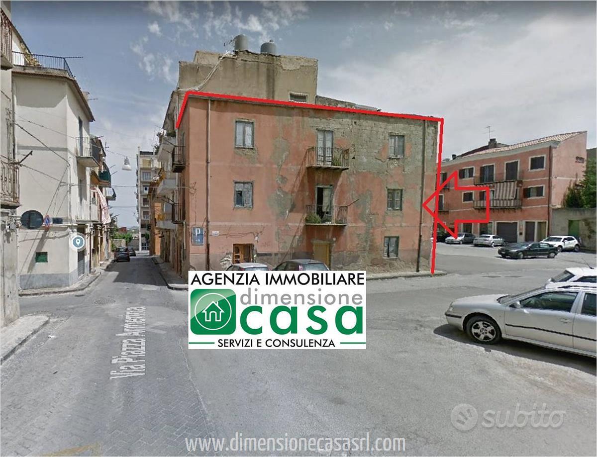 Land, 300 m²