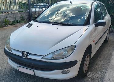 Peugeot 1.4 benzia 5 porte
