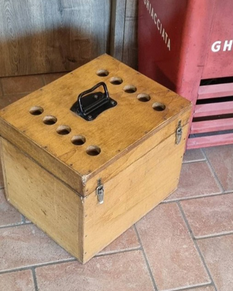 Cassa termica vintage in legno per trasporto botti