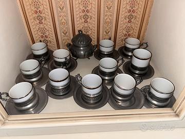 Set da caffe in porcellana vintage con peltro