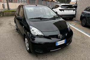TOYOTA Aygo 1.0 12V VVT-i 5 porte Sol Connect