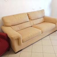 divano tre posti in tessuto