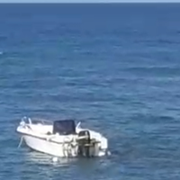 6m,carrello,2 motori, visibile a Trapani, leggi