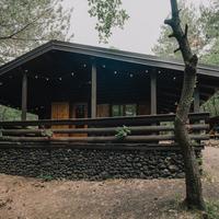 Chalet Sull'Etna immerso nel verde