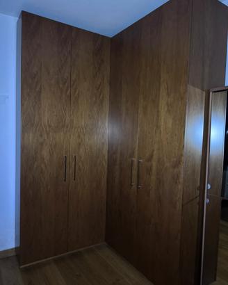 Camera da letto in legno di noce tanganica