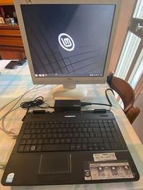 Laptop eMachines E525 (2009) + monitor
