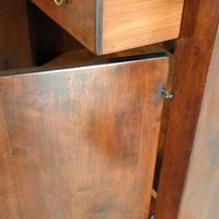 Mobiletto portaoggetti