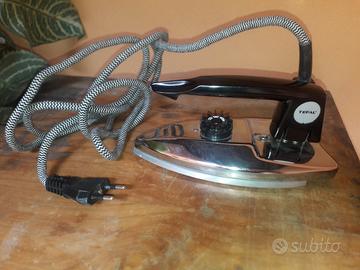 2 ferri da stiro da viaggio vintage