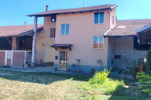Casale rustico a 5 km da Cuneo