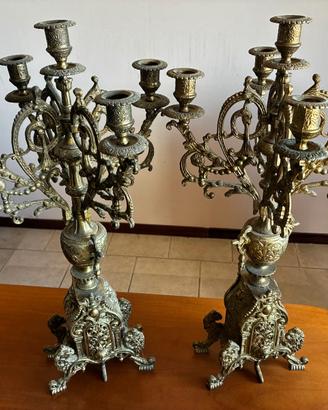 Splendida coppia di candelabri in bronzo