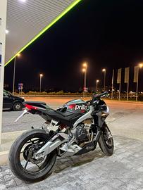 Aprilia tuono 660
