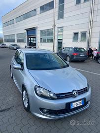 GOLF VI