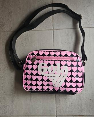 Borsa tracolla GOLA nera cuori rosa