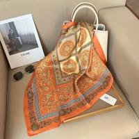 Foulard donna stile vintage stampa oro e arancio