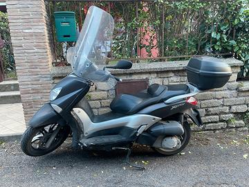 Scooter, xcity 250 nero c/bauletto