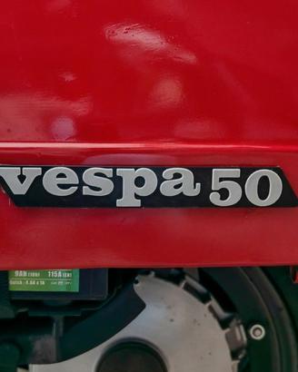 VESPA 50 Piaggio cod. 259393 TARGHETTA LATERALE