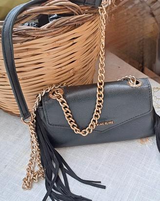  borsetta nera con dettagli a frange 