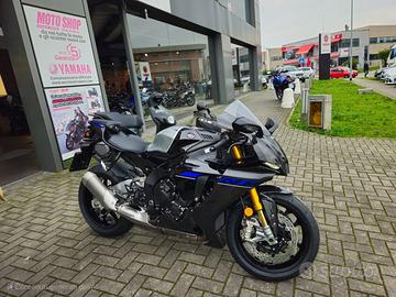 Yamaha r1M 2024 edizione numerata autografata